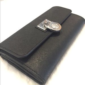 Micheal kors wallet